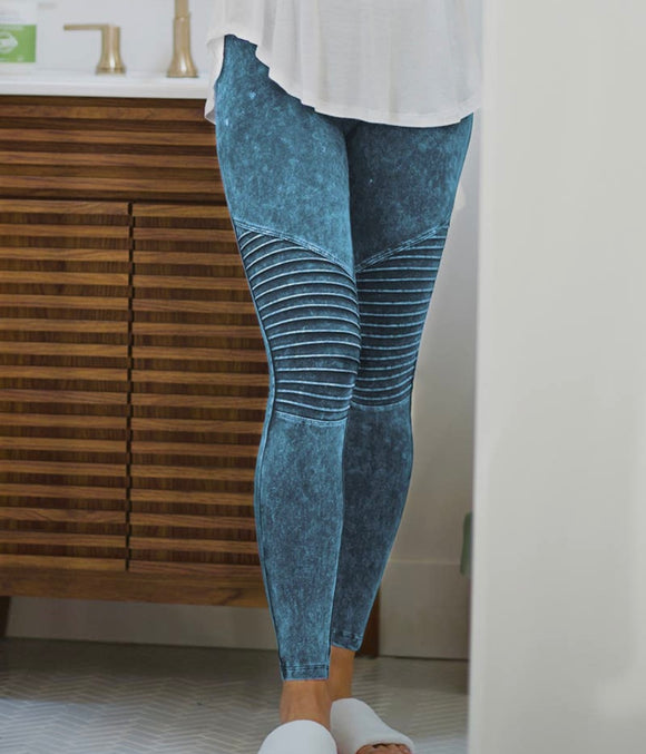 Zulily - Slip into your very own pair of mineral wash yoga pants