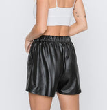 FAUX LEATHER SHORTS (CURVY)